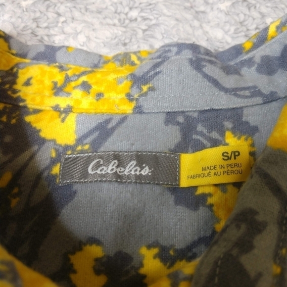 ✨3/$15 Cabela's grey & yellow button up flannel S - Picture 3 of 5